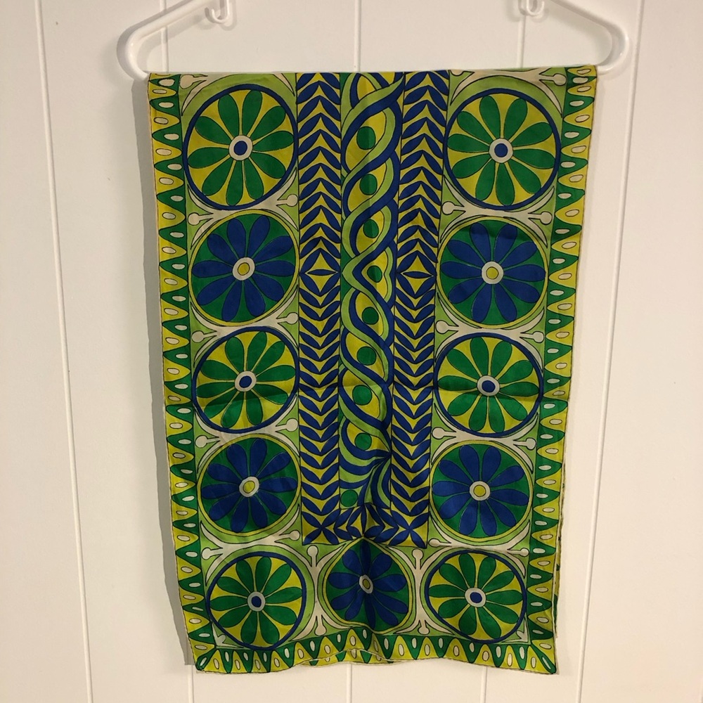 VT 60's Vera Neumann Vibrant Green and Blue Flower Power Print MOD Oblong Scarf